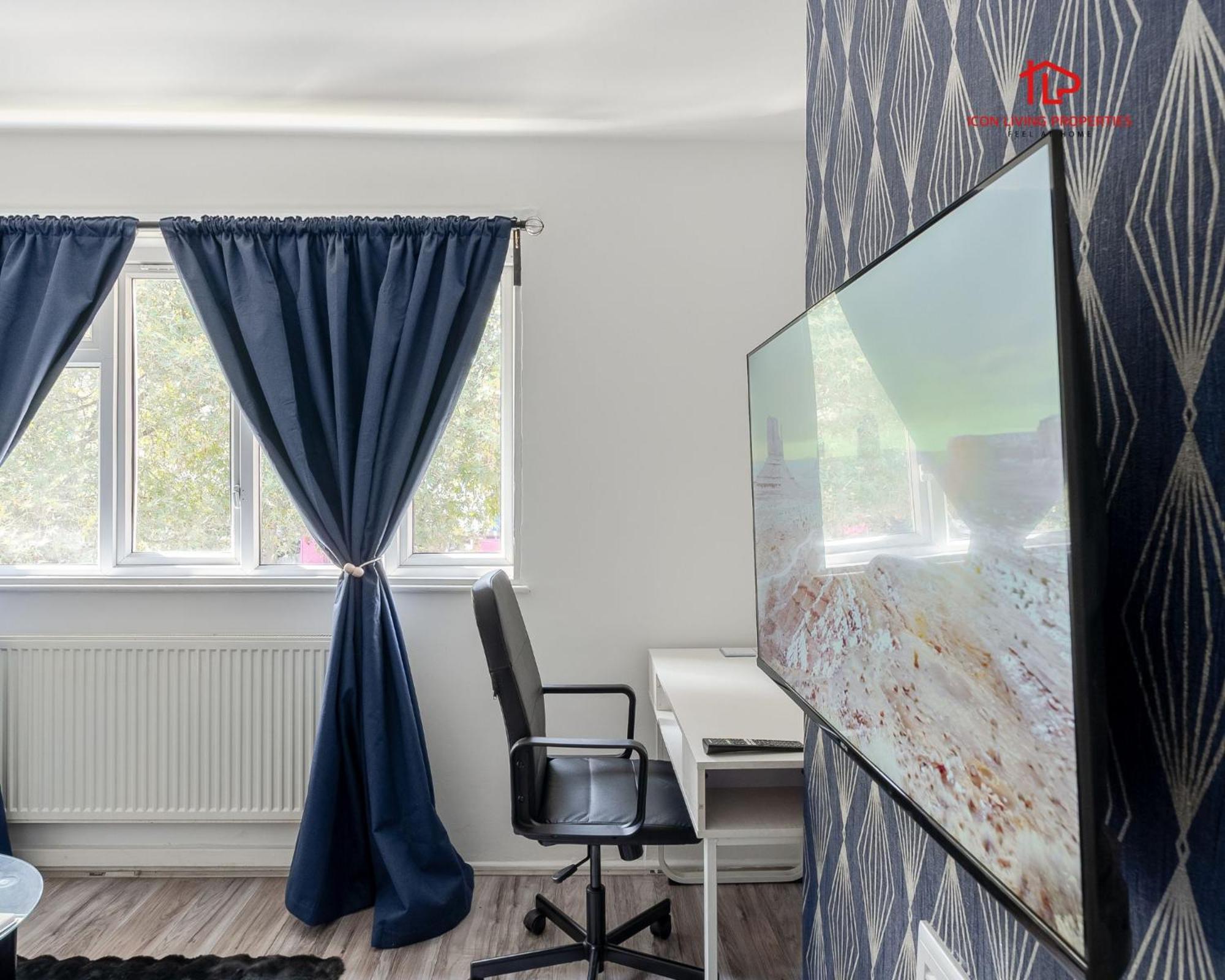 Spacious 1 Bed Flat For Contractors Leisure And Relocation Guests By Icon Living Properties Short Lets And Serviced Accommodation Barking Exterior foto